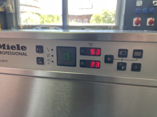Miele G 8072 kalapos professzionális mosogatógép beépített vízlágyítóval