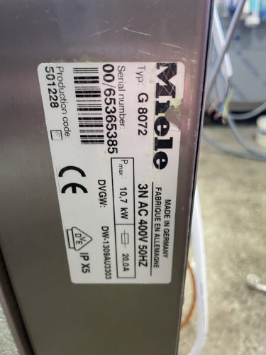 Miele G 8072 kalapos professzionális mosogatógép beépített vízlágyítóval