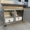 Pizzapult hűtött 2 ajtós gránitlapos oldal kompresszoros 6xGN1/3-os feltéthűtővel